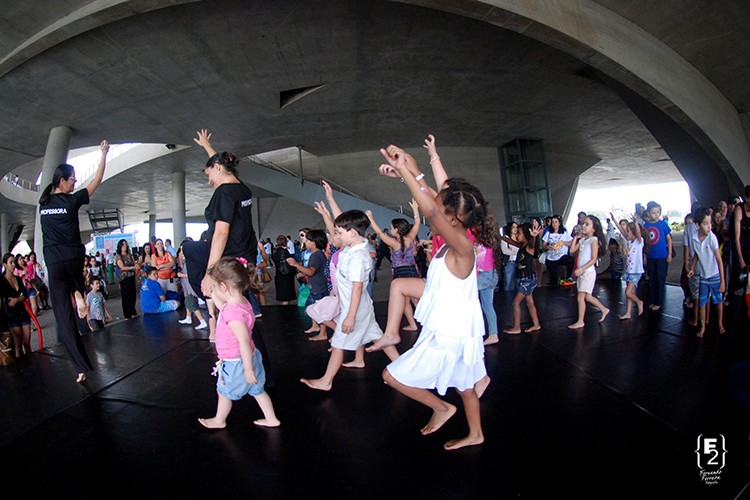 Dia das Crianças 2013 - Cidade Das Artes - Escola de Dança Petite Danse