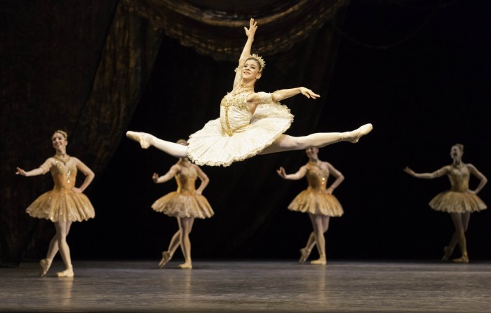 Mayara Magri (ex aluna da Petite Danse) é promovida a primeira solista do Royal Ballet