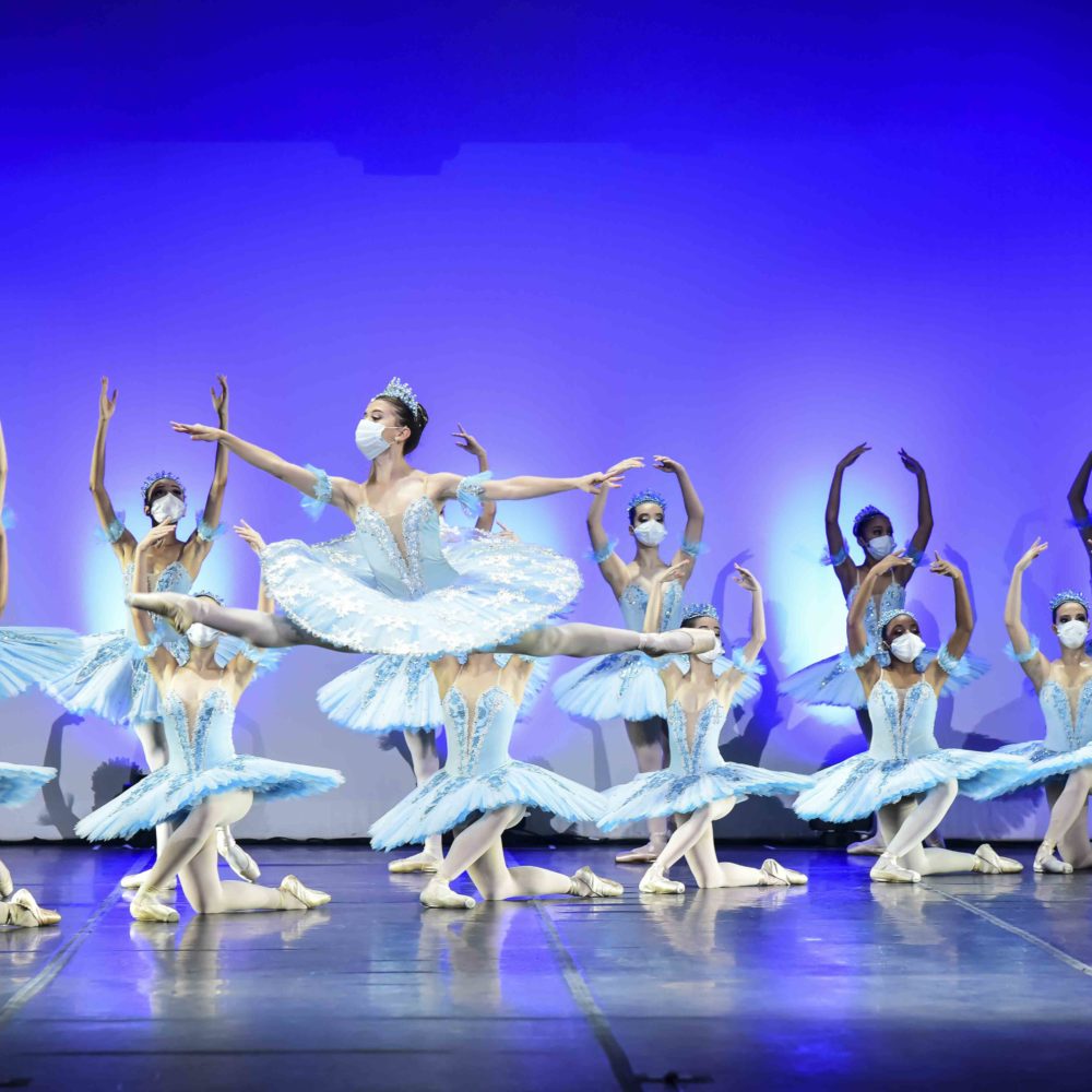 Ballet de Repertório: história, dicas e muito mais - Escola de Dança Petite  Danse
